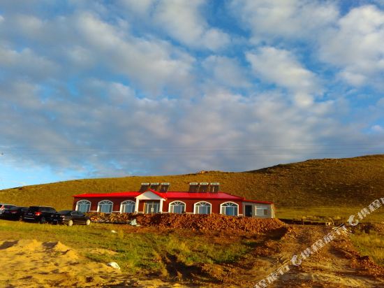 乌兰布统龙马庄园