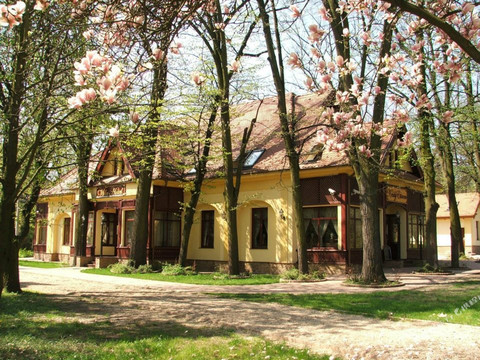 Teglas酒店住宿-Villa Hotel