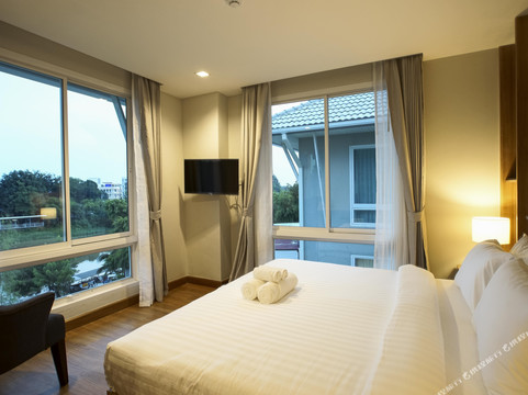 Nantra Chiangmai Riverfront Hotel