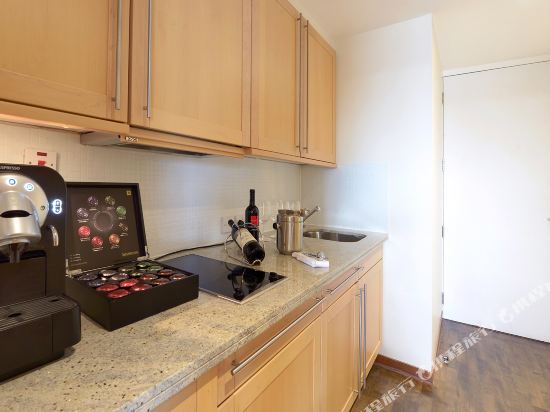 Canary Riverside Plaza Hotel Room Type - Penthouse Suite