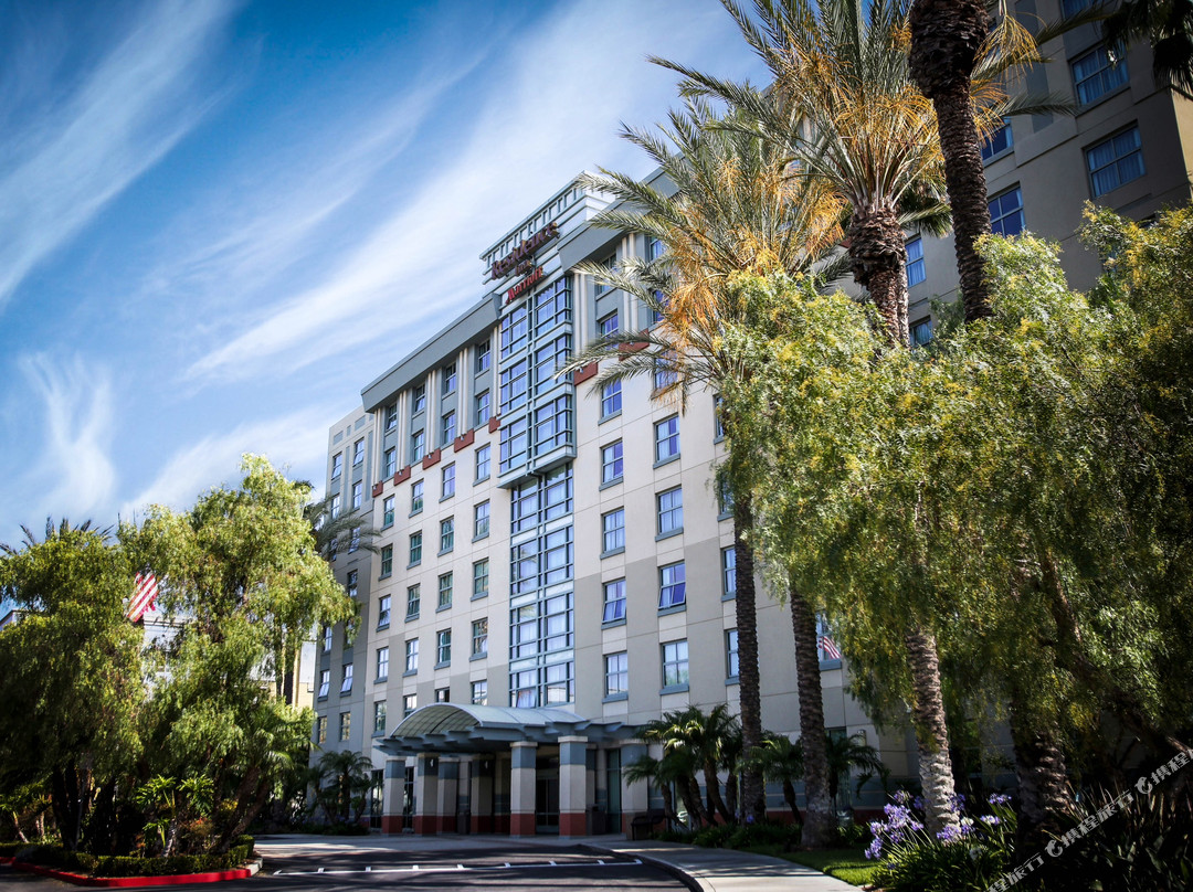 奥兰治郡艾文约翰韦恩机场原住客栈