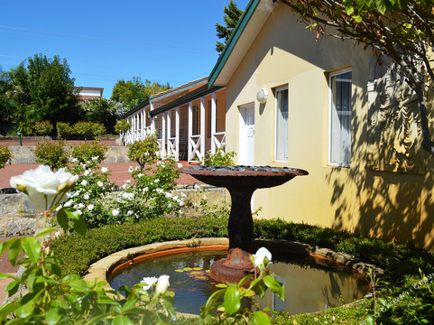 Forest Grove酒店住宿-玛格丽特河假日套房酒店