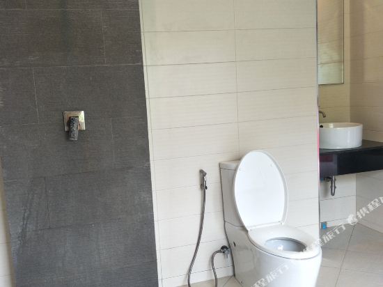 Lanta Intanin Resort Room Type - Deluxe Family Suite