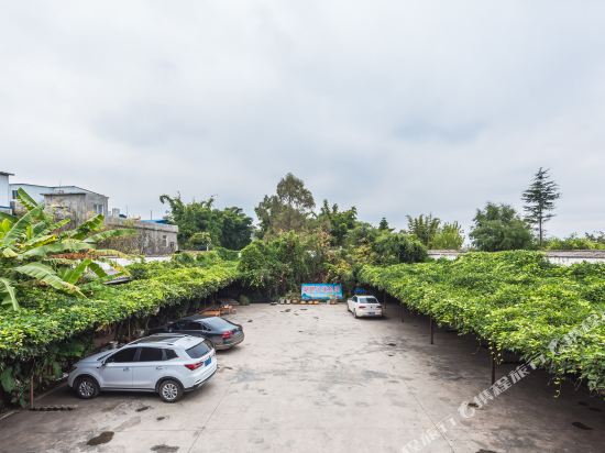 红花园湖景民宿(抚仙湖镇海营路店)