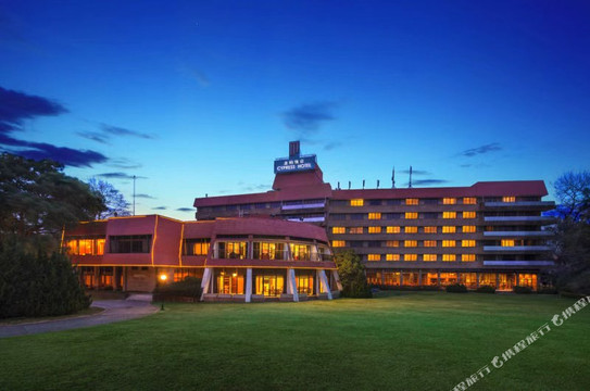 上海龙柏饭店主图