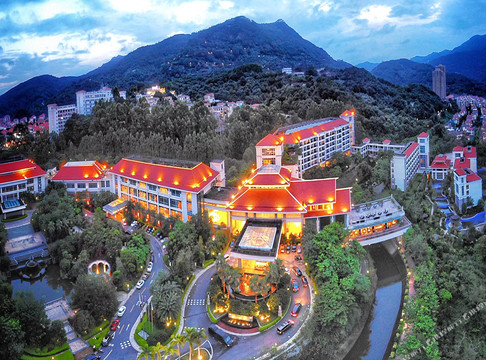 三正半山温泉酒店主图