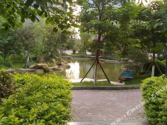 防城港九九红家庭民宿