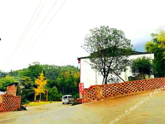 朴丽连锁客栈(猫儿山竹溪苑店)