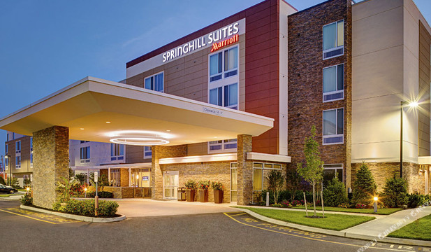 SpringHill Suites by Marriott Carle Place Garden City