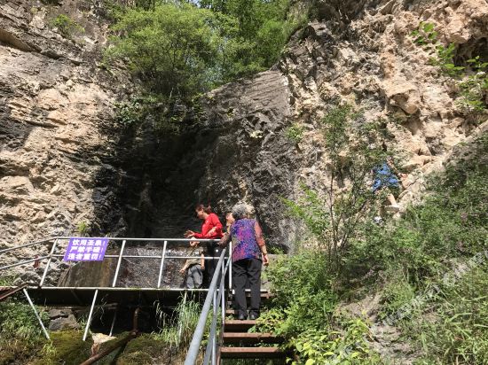 雾灵山峡谷民俗客栈