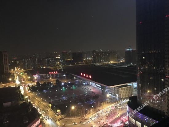 成都八零青春公寓