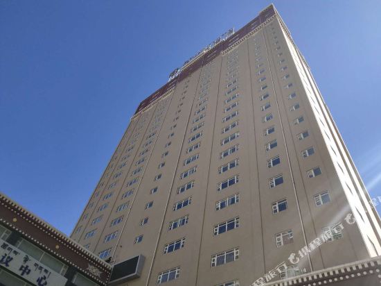 雅江岗日卓玛酒店