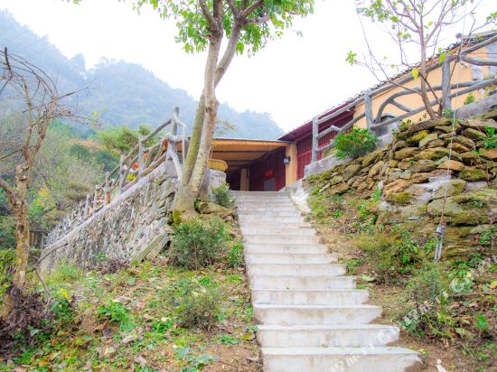 武当山太子坡神泉山庄