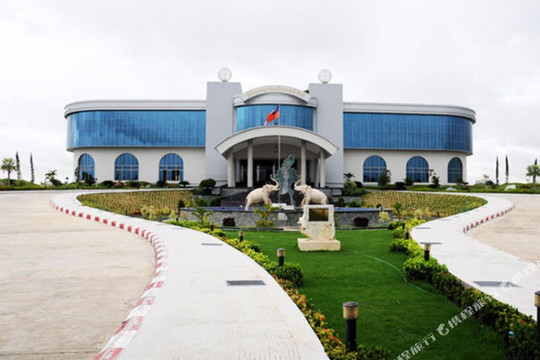 Dekkhinathiri酒店住宿-皇家ACE酒店