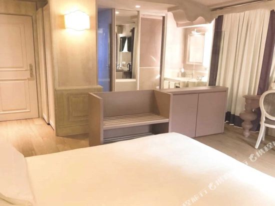 Villa Lattanzi Room Type - Deluxe Double Room with Garden View