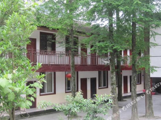 青城山庙坝山庄