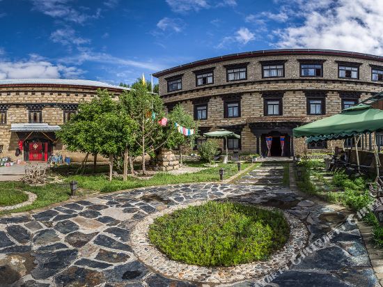 稻城西窗云筑精品别院