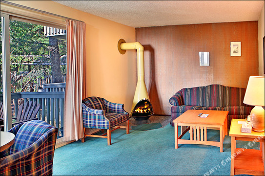 Ocean Crest Resort主图