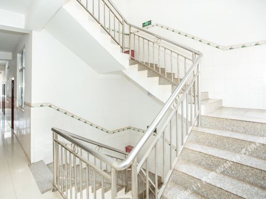 昆明长水机场馨艺酒店