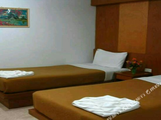 Sure Guesthouse Room Type - Standard Twin Room