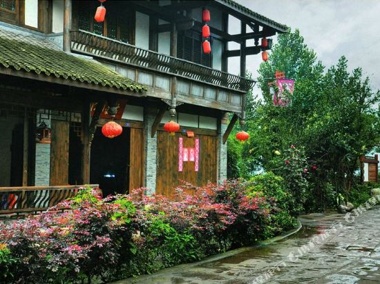 彭州稻亚人家客栈