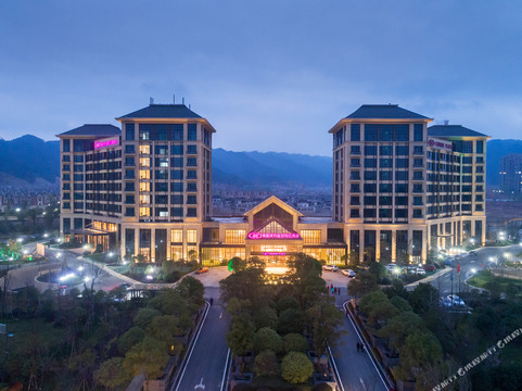 南昌保利皇冠假日酒店