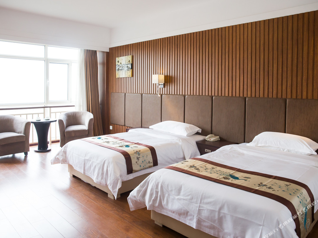 青岛立胜欣大酒店（黄岛金沙滩唐岛湾公园店）主图