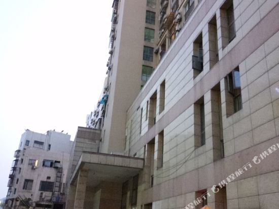 宜昌Anneの蔷薇花园公寓