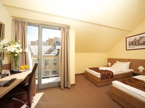 Erzsébet Királyné Szálloda-官方