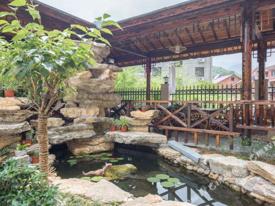 安吉阅山湖假日民宿