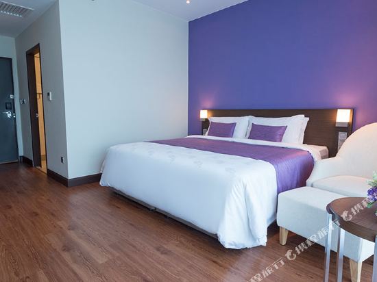 Astana Wing - Riverside Majestic Hotel Room Type - Deluxe River View Room