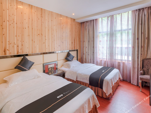 从江开泰假日酒店