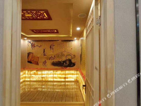 骏怡连锁酒店(岐山蔡家坡火车站店)