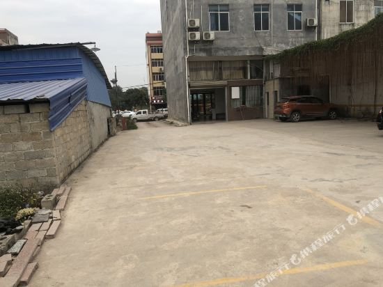 平南隆达商务酒店