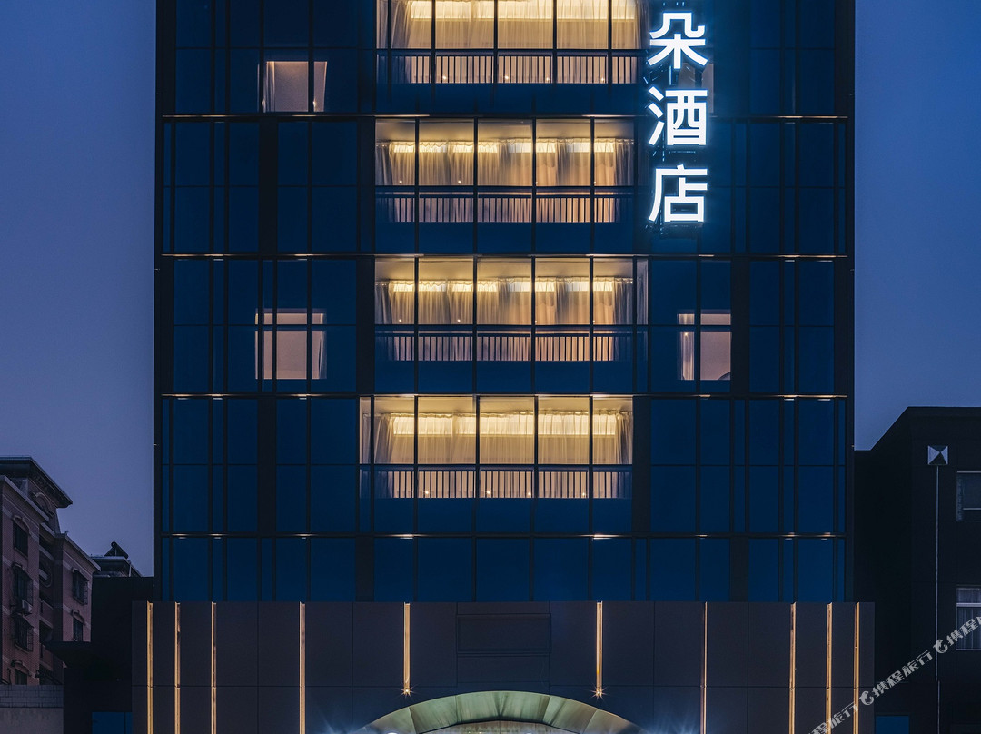 福州五四路树兜地铁站亚朵酒店主图