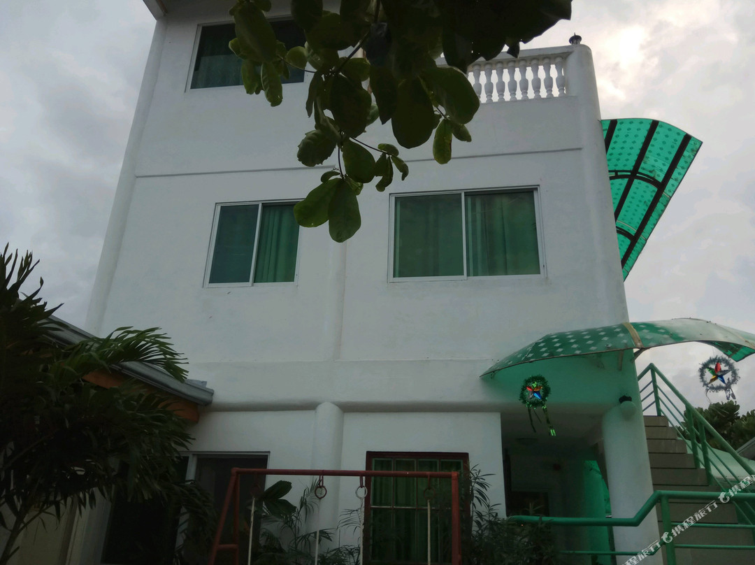 The Cronin Residence Resort