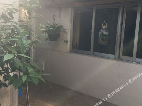 扬州古城小院特色民宿(汶河路楠木厅分店)