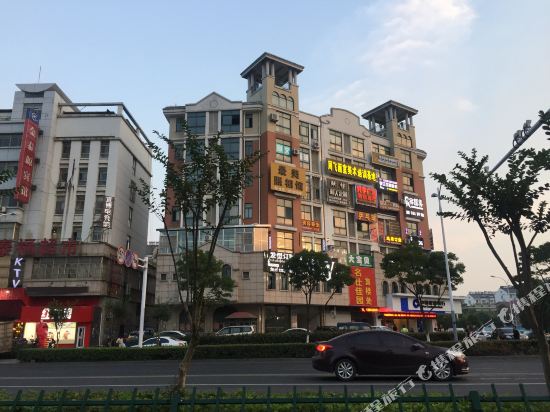 镇江蜜桃青年民宿