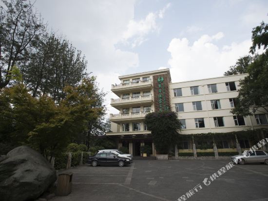 安宁温泉宾馆一号楼