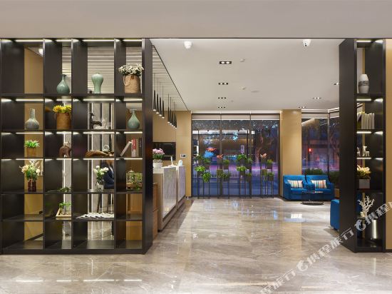 欧菲斯美季电影电竞酒店(湖州衣裳街店)