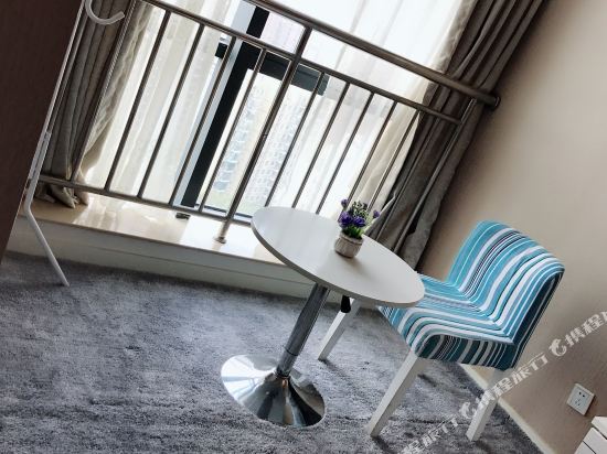 嘉兴杉杉广场月河民宿公寓人房东80后