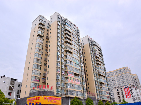 尚一特连锁酒店(房县水蓝郡店)