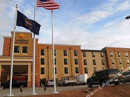 Comfort Inn Suites Mckenzie 1 1 3 Price Address Reviews