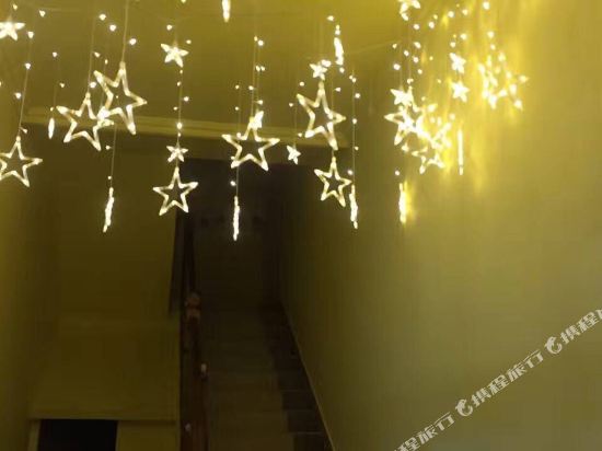 海螺沟如若向阳精品主题酒店