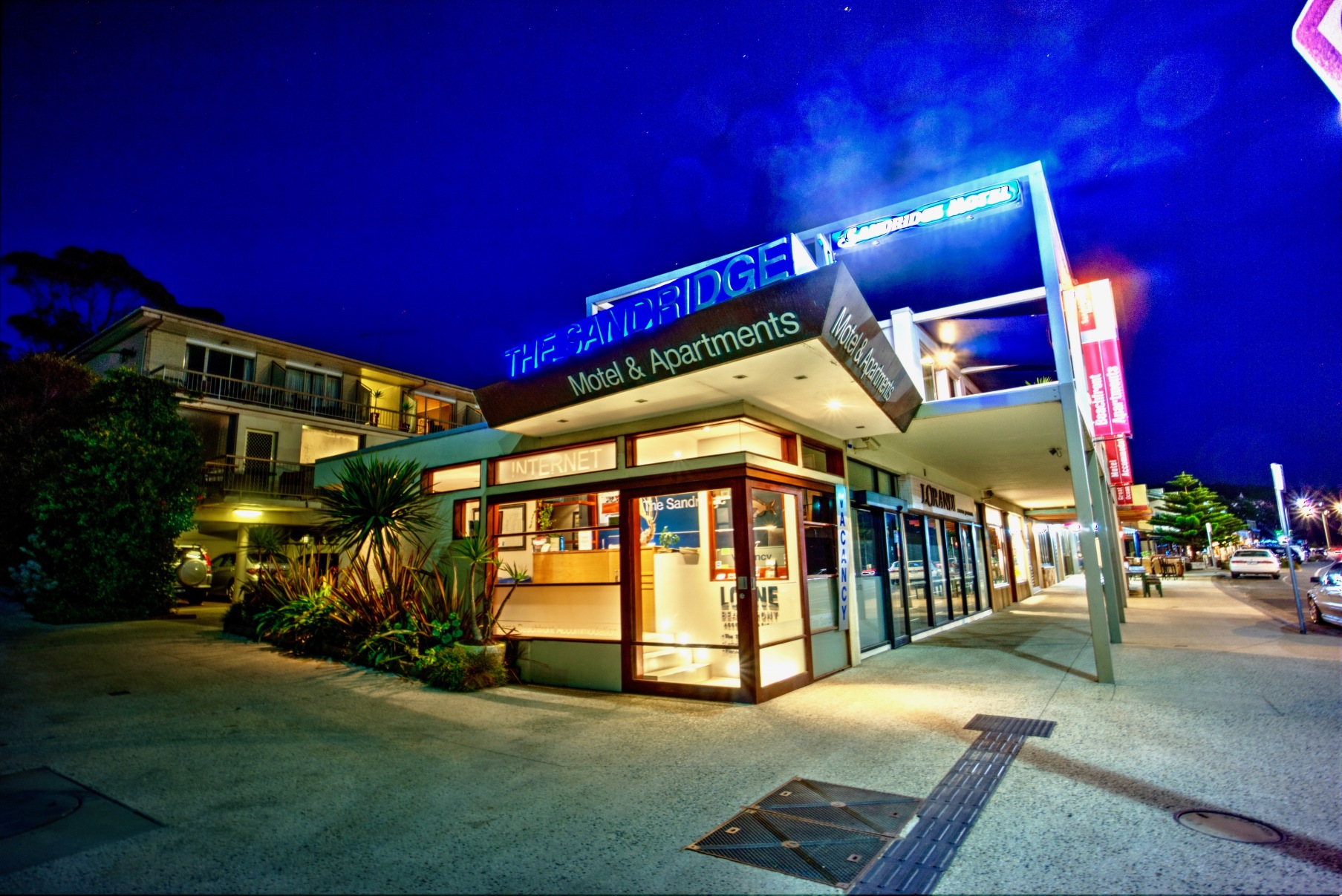 桑德里奇汽车旅馆-官方