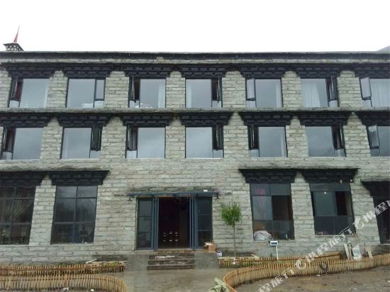 稻城亚丁扎西卓姆酒店