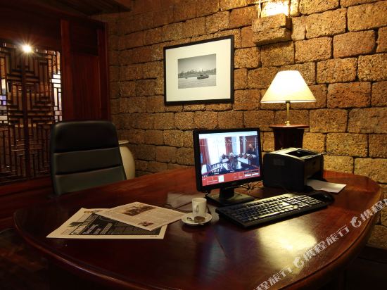 Amanjaya Pancam Suites Hotel Phnom Penh Price Address Reviews