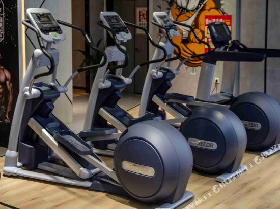 健身娱乐设施