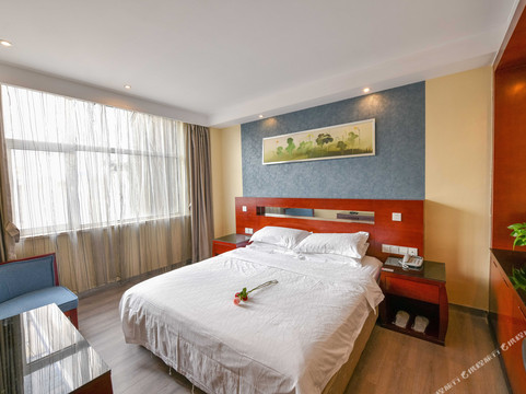 东海蓝途酒店（东海火车站店）