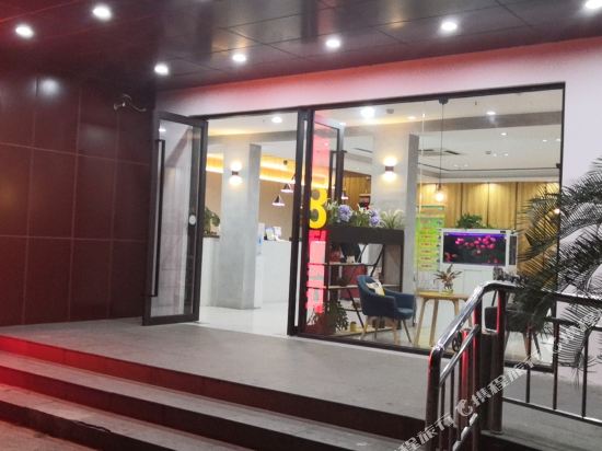 速8酒店(上海浦东机场晨阳路店)